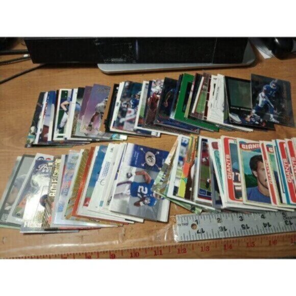 New York Giants 100 Football Card Lot Assorted Years - Picture 8 of 8